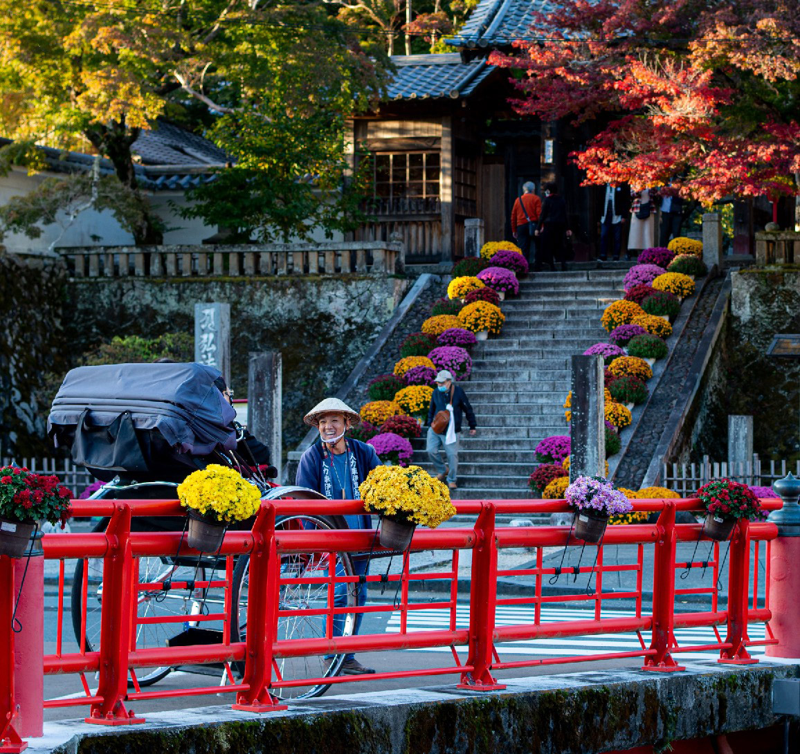 修善寺温泉　人力車は虎渓橋のたもとで待機しています